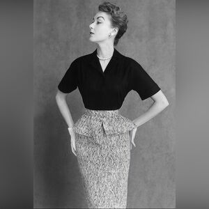 🇨🇦 Judith & Charles black and white pencil skirt with peplum
🍁 Canadian brand 🍁